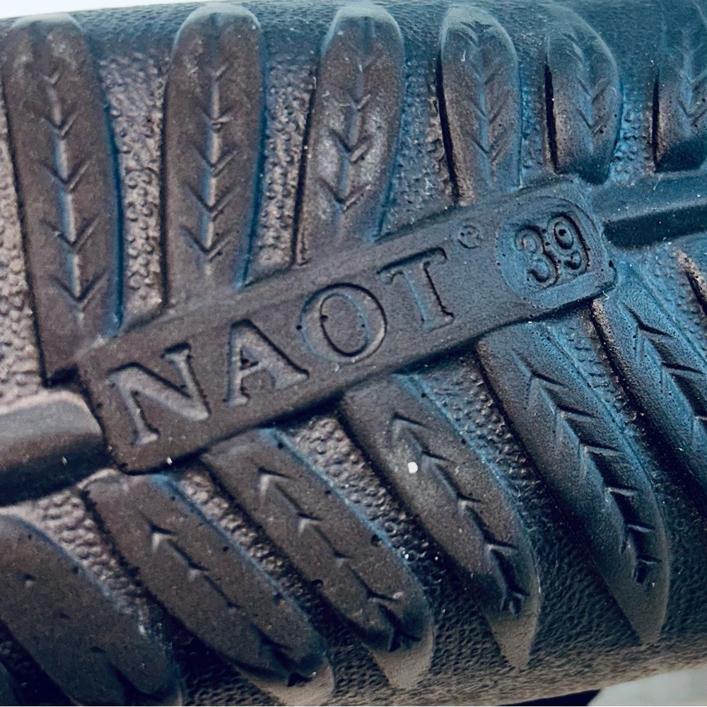 Naot Metallic Pewter Silver Bronze Rongo Mary Jane Slingback Flat Shoes, sz 39 8 - Picture 11 of 12